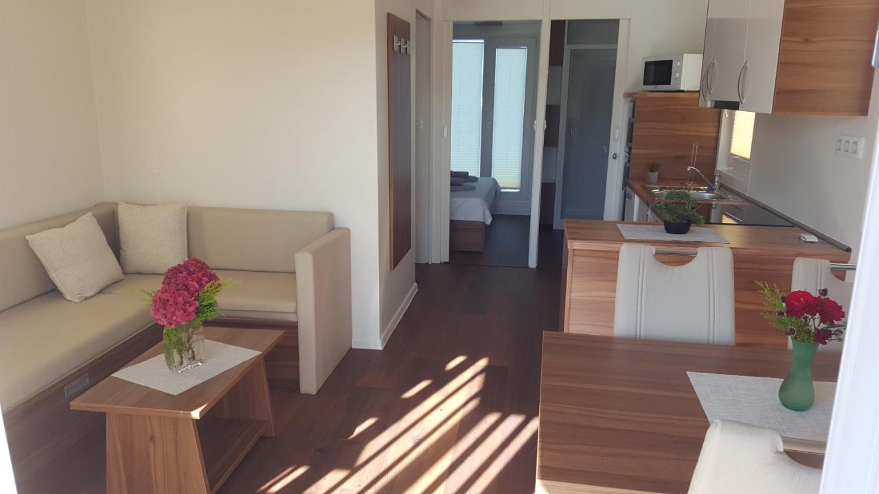 ホテル House Boat - Floating House Sofia プーラ エクステリア 写真