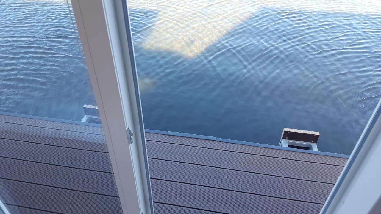 ホテル House Boat - Floating House Sofia プーラ エクステリア 写真