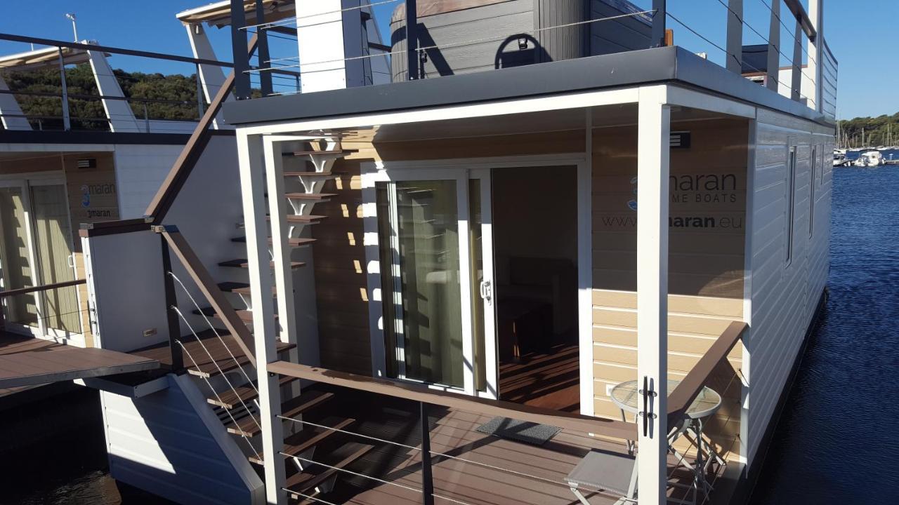 ホテル House Boat - Floating House Sofia プーラ エクステリア 写真